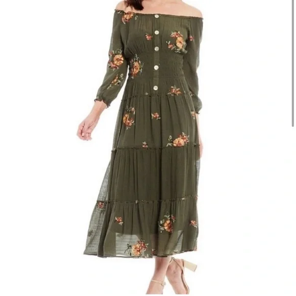 fig and flower maxi dress Fig & Flower (Anthropologie brand) Maxi dress Full length Button down -  shell buttons Fully lined Stretch to the waist Size M